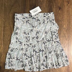 Skemo Skirt Size Small NWT